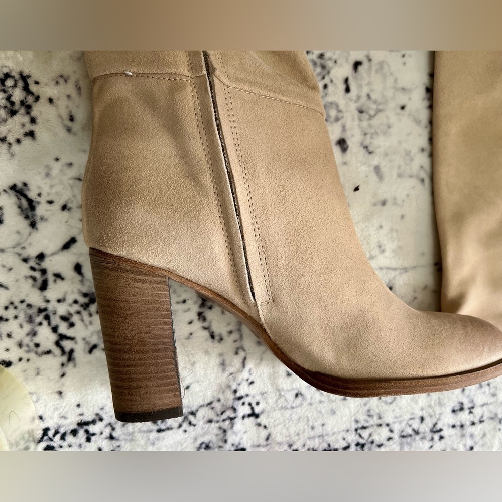 Free People Dakota Tall Knee high distressed suede boots-Velour Almond 39/US8.5 - Picture 3 of 10